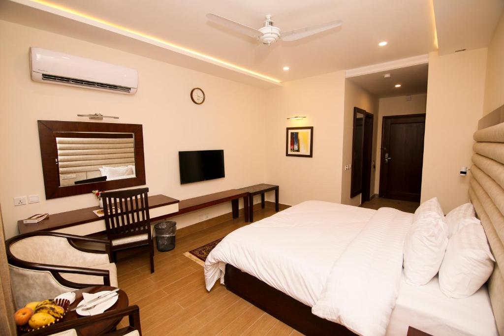 Hotel one Club Road